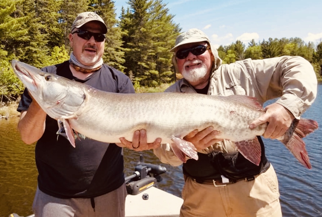 Carl's Fishing Guide Service - Kenora Canada